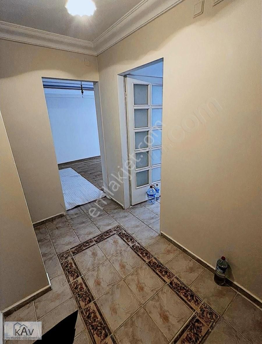 Yunusemre Merkez Efendi Kiralık Daire Kav Gayrimenkul'den Cadde Üzeri 3+1