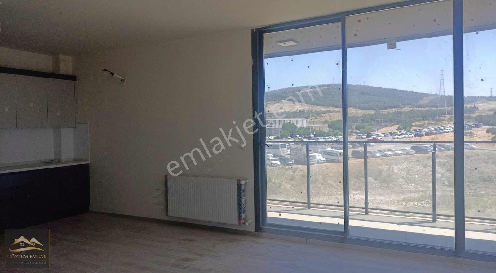 Aliağa Siteler Kiralık Daire Aliağa Metro Karşısı Havuzlu Site Ara Kat 2+1 Kiralık Daire