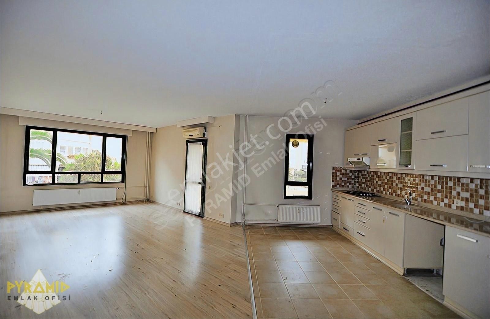 Bakırköy Ataköy 7-8-9-10. Kısım Kiralık Daire Pyramıd'den Ataköy 7-8.kısım Martı Sitesi Boş Temiz (78m2) 1+1