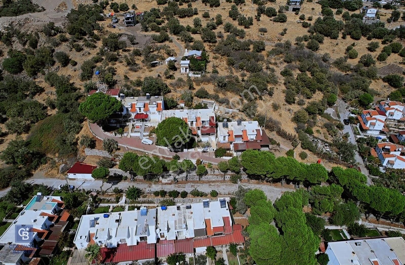 Dikili Çandarlı Satılık Villa Çantek 2 Sitesin'de Deniz Manzaralı Müstakil Dubleks