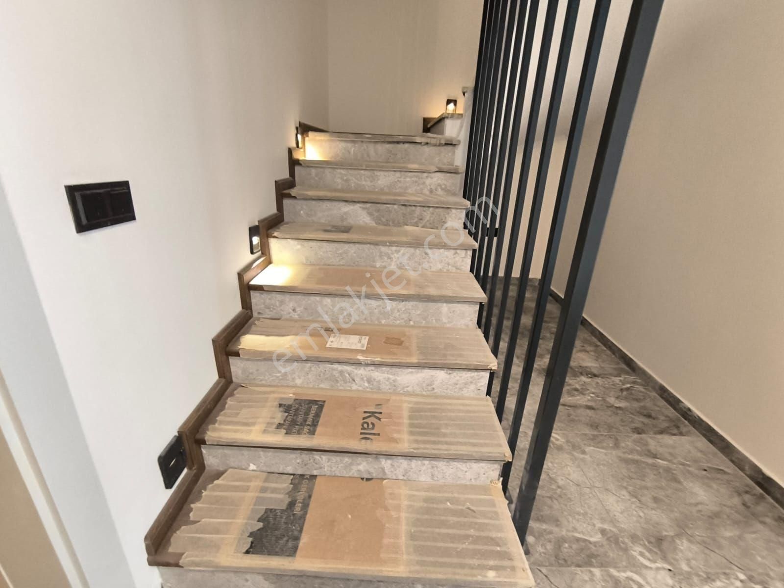 Kadınlar Denizinde 5+1 Özel Havuzlu Muhteşem Tripleks Villa - Görsel 23