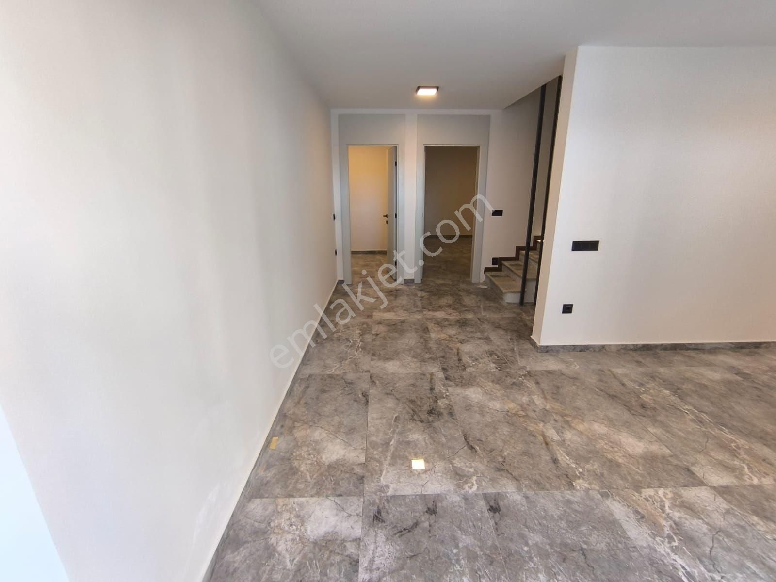 Kadınlar Denizinde 5+1 Özel Havuzlu Muhteşem Tripleks Villa - Görsel 28