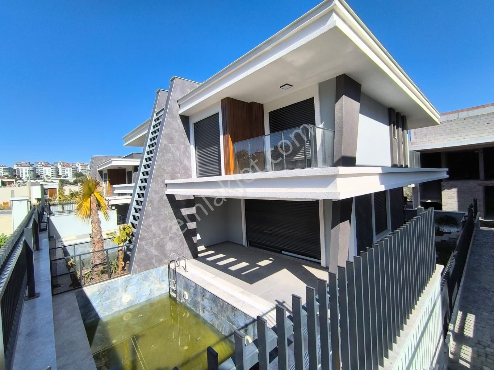 Kadınlar Denizinde 5+1 Özel Havuzlu Muhteşem Tripleks Villa - Görsel 5