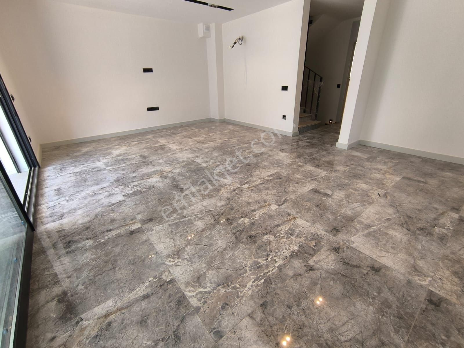 Kadınlar Denizinde 5+1 Özel Havuzlu Muhteşem Tripleks Villa - Görsel 9