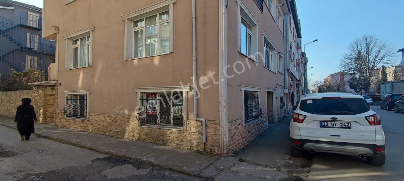 Edirne Özsoy Emlak Danışmanlık'dan Kaleiçi'nde Kiralık Temiz 3+1 Daire