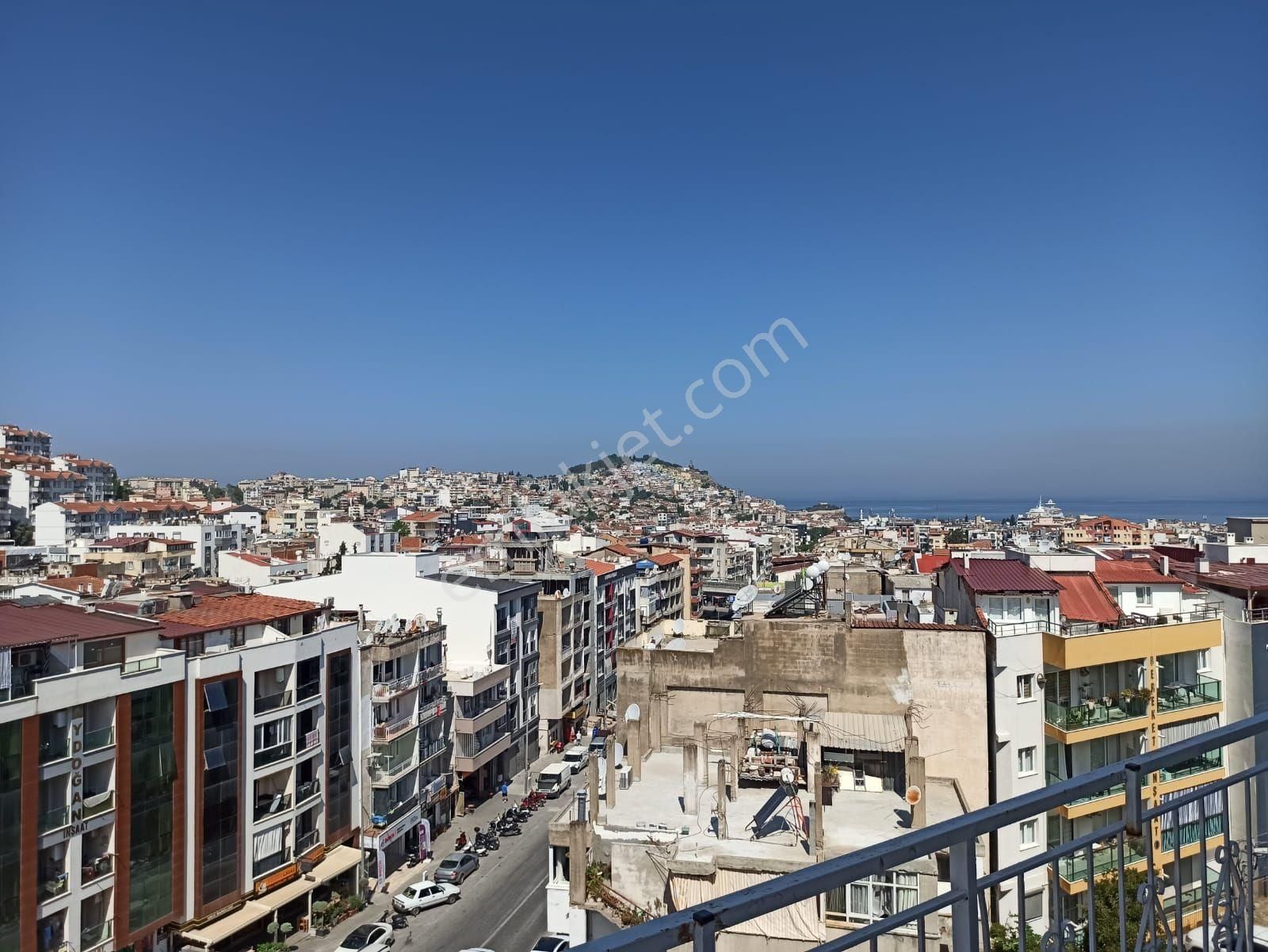 Kuşadası İkiçeşmelik Satılık Daire İkiçeşmelik Mah.de Satılık Site İçinde Asansörlü Deniz Manzaralı Arakat 3+1 Daire