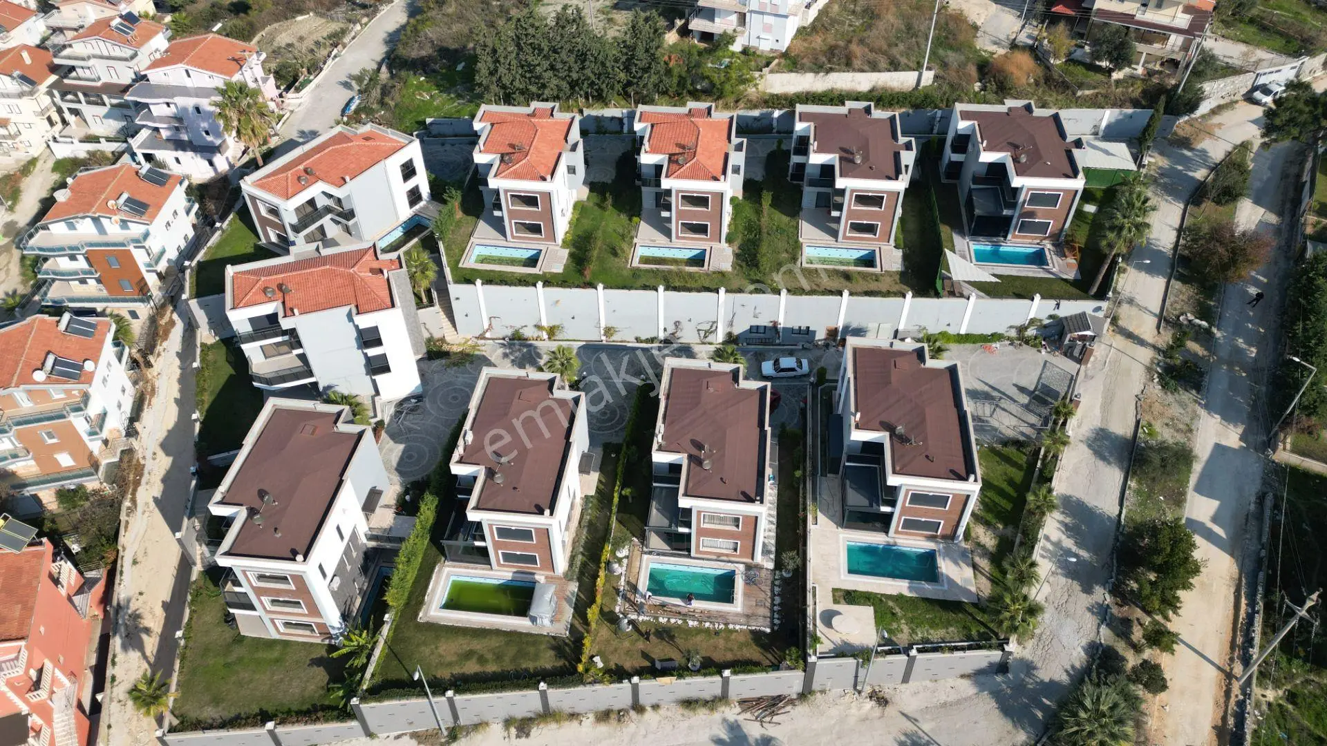 Manzara-güvenlik-400 M2-bahçe-özel Havuz-otopark-modern-yeni-lüx-tamamı Müstakil - Görsel 2