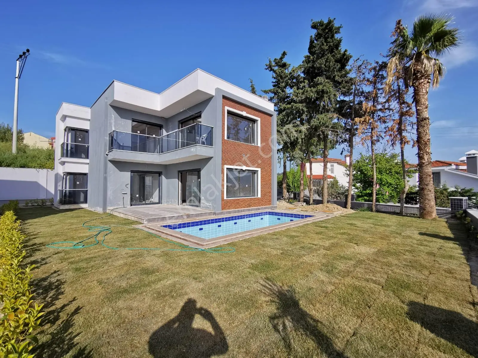 Manzara-güvenlik-400 M2-bahçe-özel Havuz-otopark-modern-yeni-lüx-tamamı Müstakil - Görsel 3