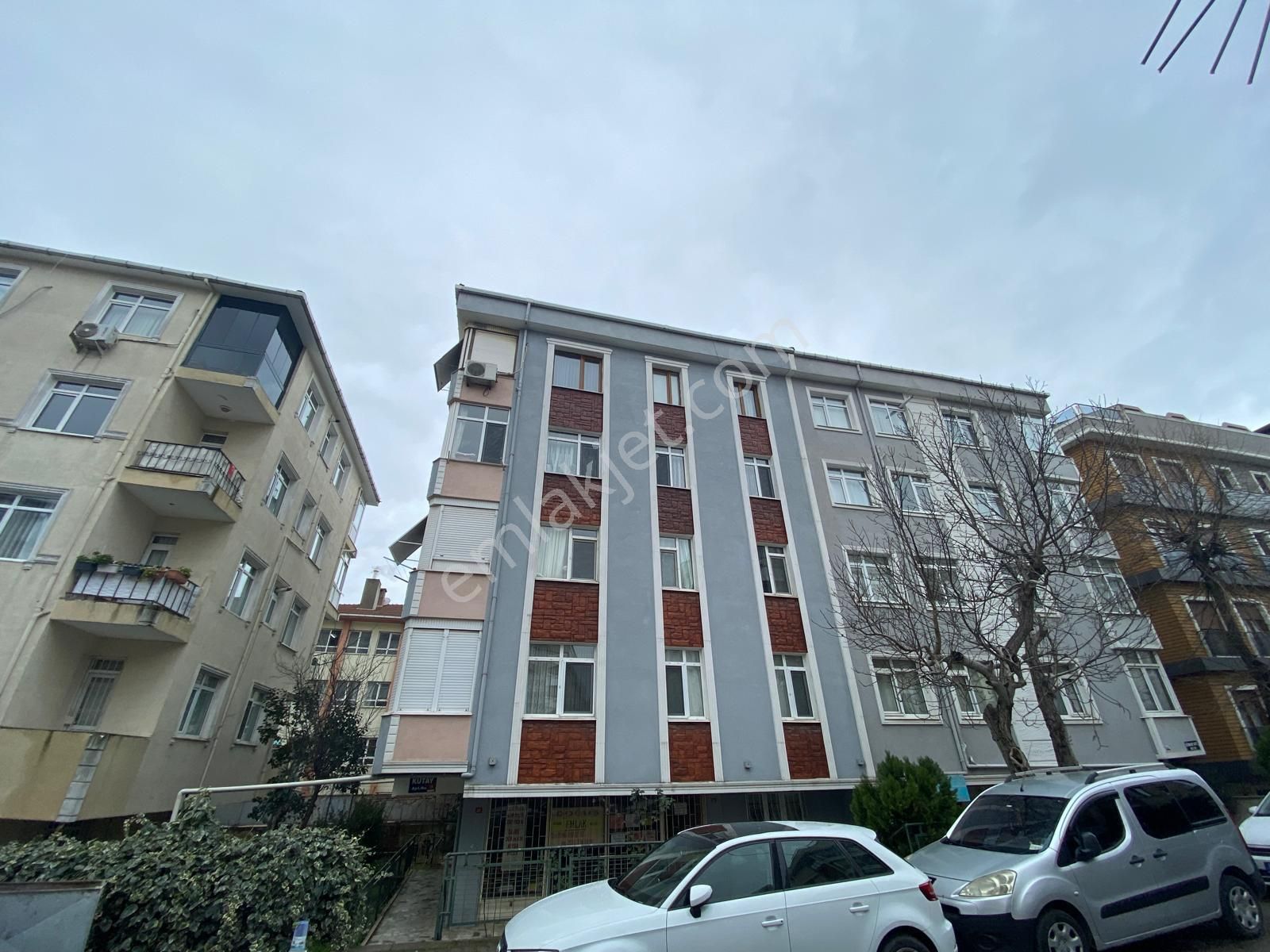 Maltepe Küçükyalı Satılık Daire ▃artemin▃küçükyalı'da Merkezi Konumda Balkonlu 90m² 2+1..!