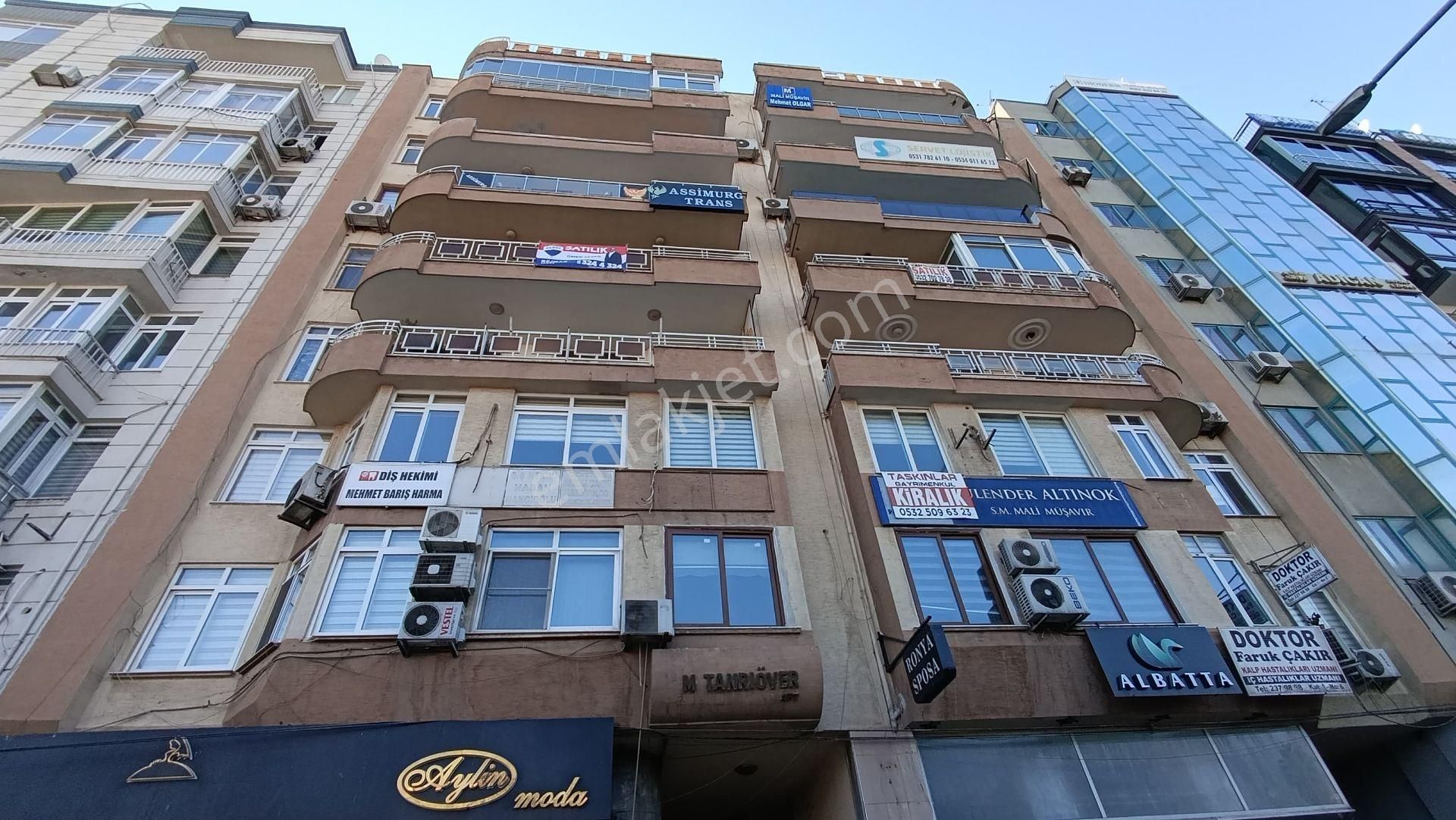 Akdeniz Kiremithane Satılık Daire Remax Toros'tan Şehrin Merkezinde Satılık 4+1