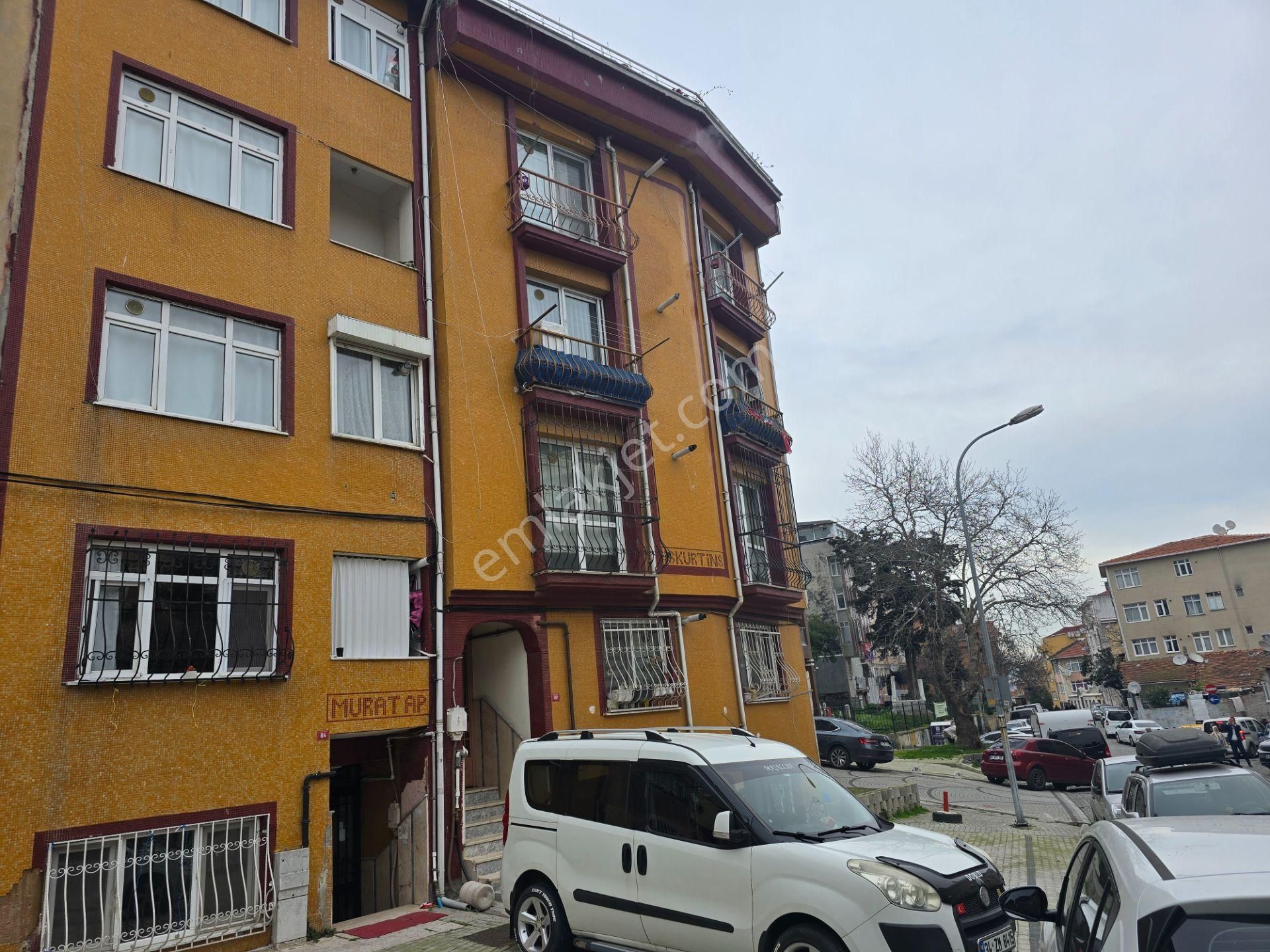 Üsküdar Ahmediye Satılık Daire Deluxe 26 ' Dan Giriş Kat Merkeze Yakın Boş 2+1 65 M2 Daire