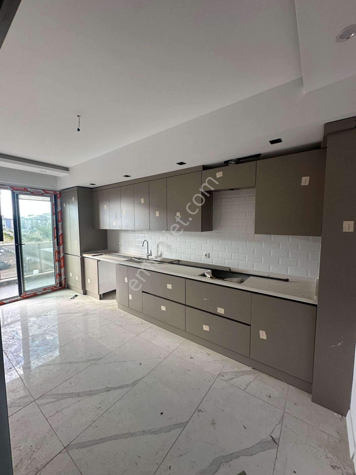 Yunusemre Karaali Satılık Daire Karaali Mahallesi 🏡 ✅3+1 120 M2 3 Katlın 1 Katı ❇️ Açık Mutfak