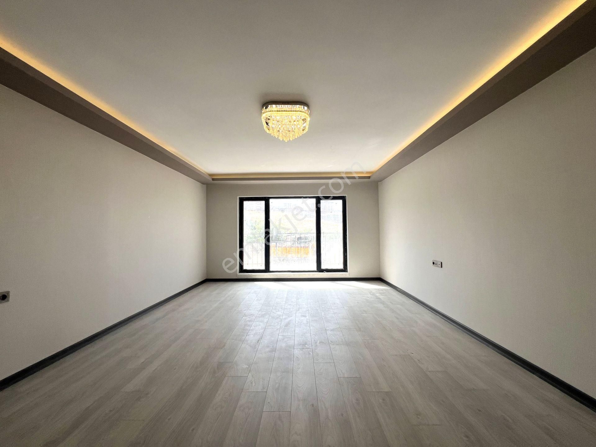 Çiftçioğulları Emlak'tan Pursaklarda Yerden Isıtmalı Lüks 4+1 Satılık Daire