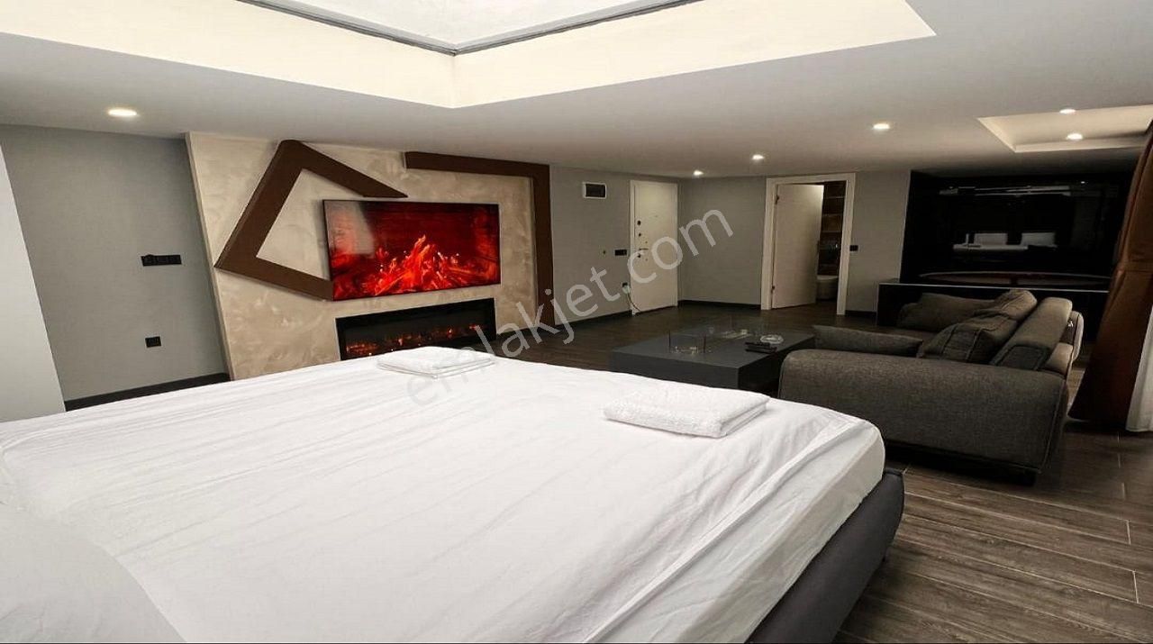 Ataşehir Örnek Günlük Kiralık Daire Jakuzi Ve Cam Tavanlı Penthouse