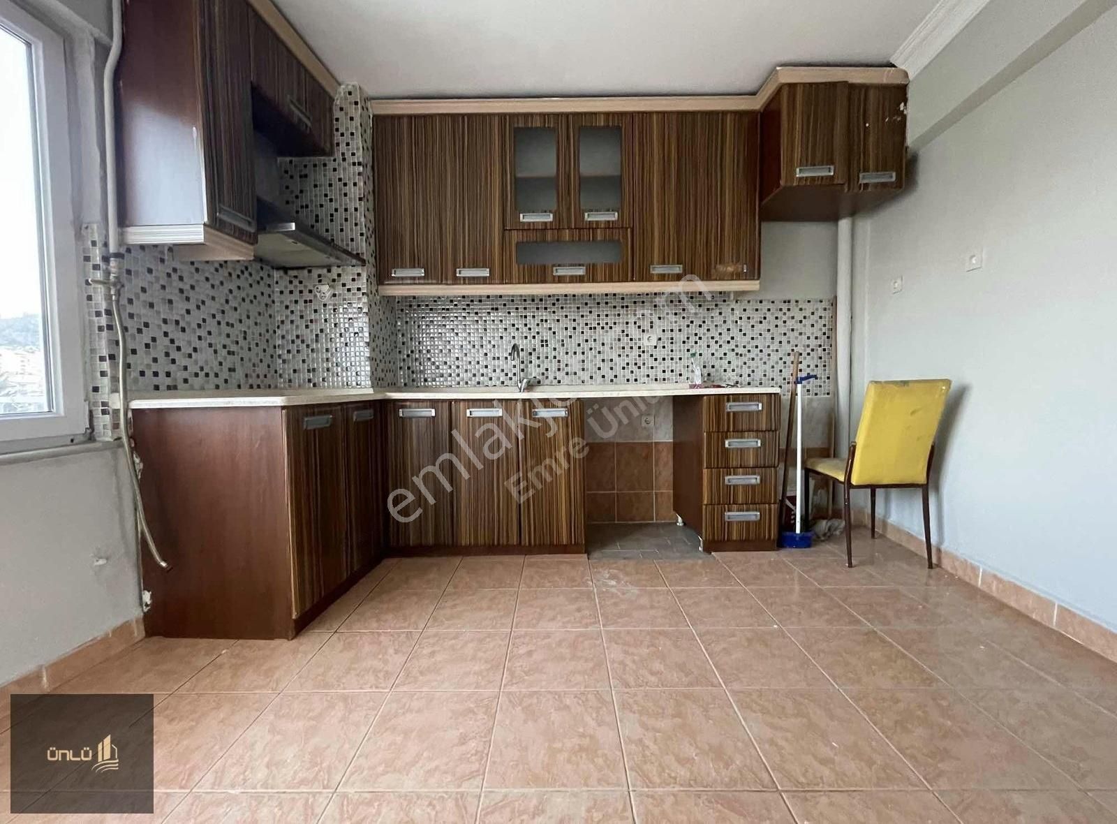 Mudanya Halitpaşa Kiralık Daire Emre Ünlü'den Halitpaşa'da Merkezi Konumda Kiralık 2+1 Kaçırma