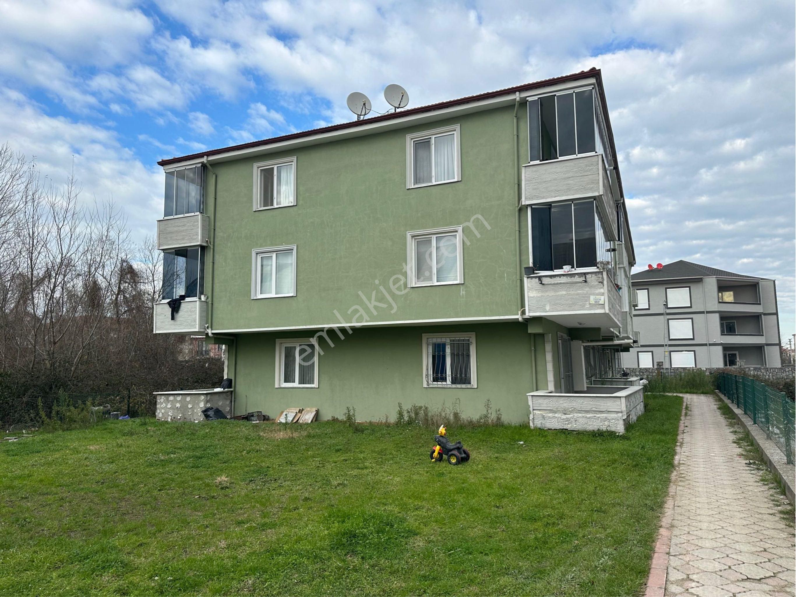 Karasu Merkezde Mutfak Ayrı Çift Balkonlu “uygun Fiyata” 3+1