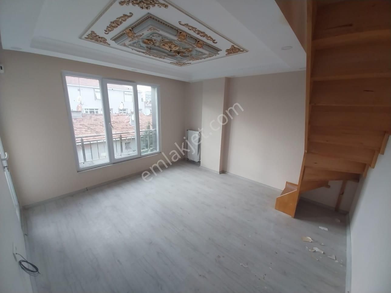 Küçükçekmece Cumhuriyet Metrobüse Yakın Kiralık Daire Loft'tan Cumhuriyet Mh De 4+1 150m2 Kiralık Dubleks