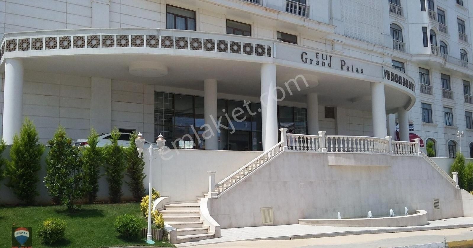 Pendik Yenişehir Satılık Daire Kurtköy Yenişehir Elit Grand Palas Sitesinde 7. Kat Full Eşyalı 1+0 Stüdyo Daire