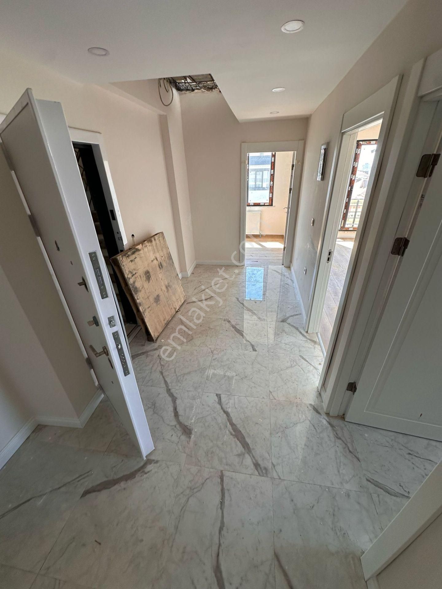 Bakırkoy Z.baba Da Dublex Onu Açık Ferah 17 M2 Teraslı Daire - Görsel 15