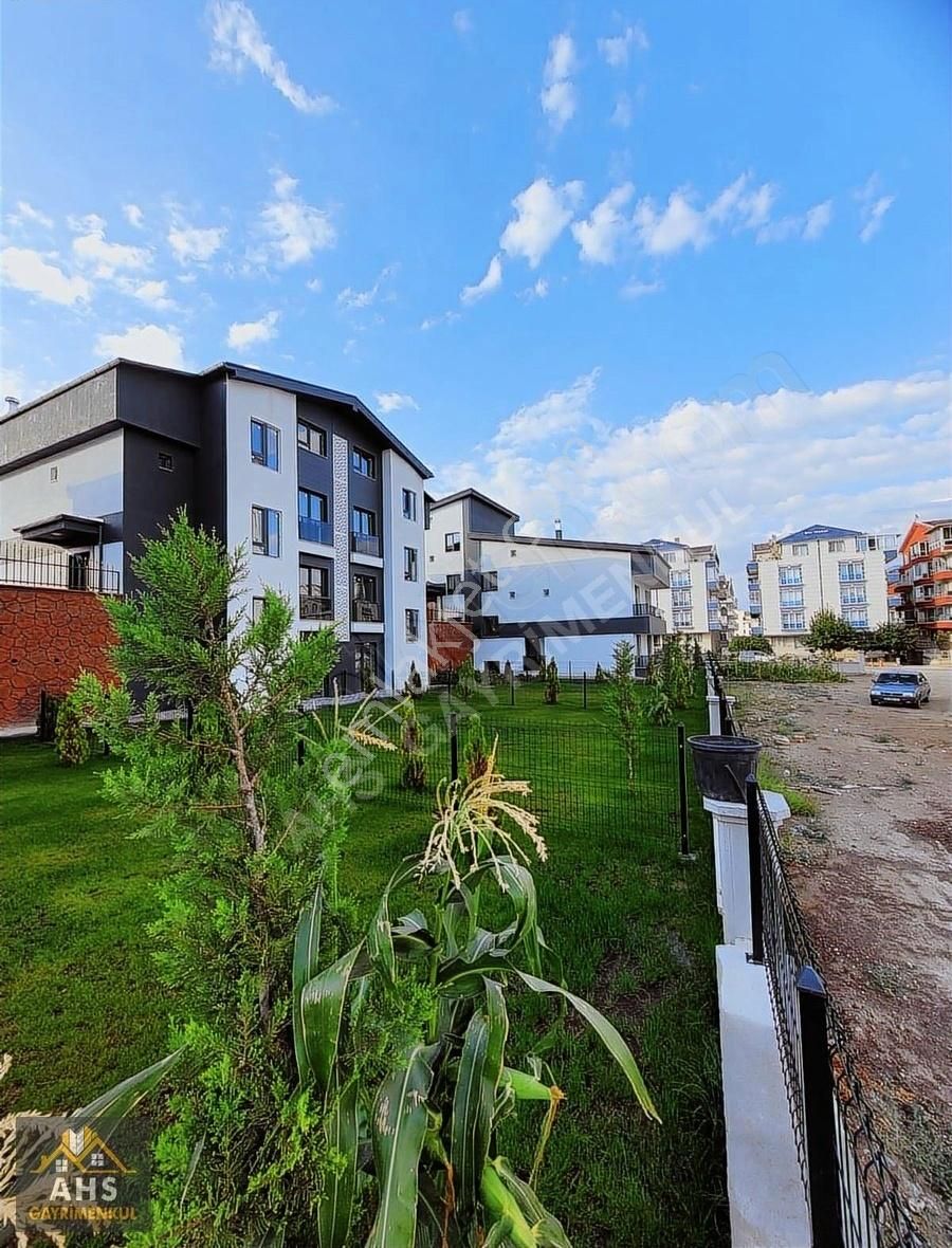 Etimesgut Alsancak Satılık Villa Etimesgut Alsancak Mah. 6+1 Lüks Yapılı Satılık Daire