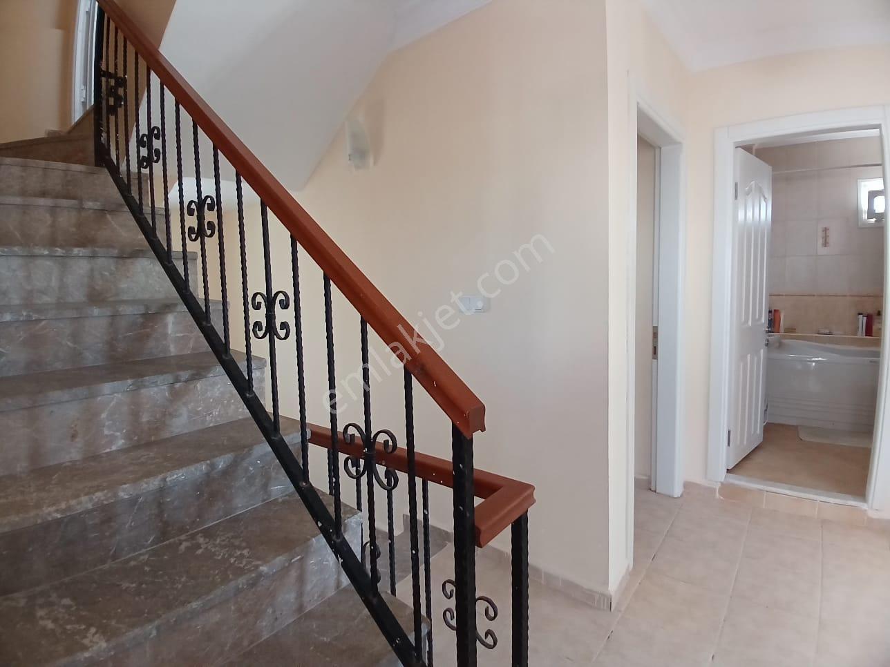 Remax Zümrüt'ten Doğa Ve Deniz Manzaralı 4+1 Villa - Görsel 18