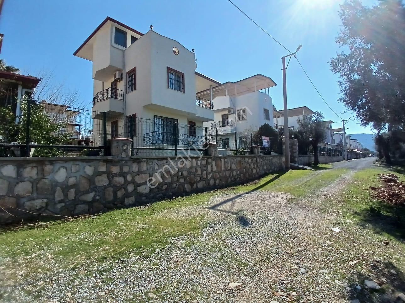 Didim Akbük Satılık Villa Remax Zümrüt'ten Doğa Ve Deniz Manzaralı 4+1 Villa