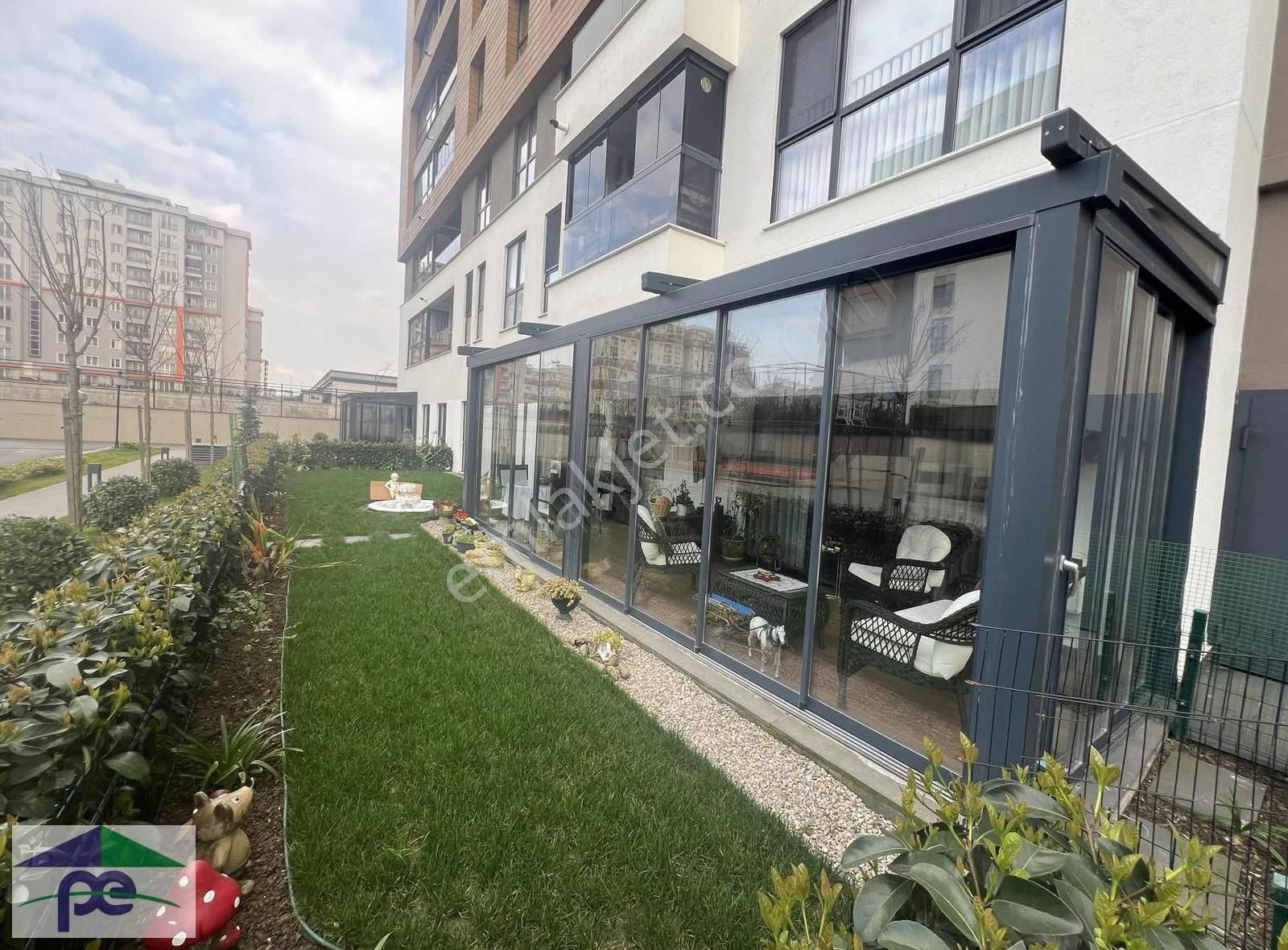 Pendik Harmandere Satılık Daire Sky Acarlar Sitesinde 3+1 140m2 + 100 M2 Bahçe Kullanımı