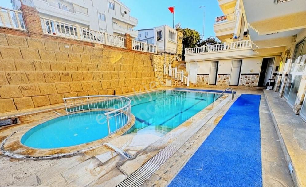 Didim Efelerde Satılık Havuzlu Sitede 1+1 Geniş Balkonlu Daire
