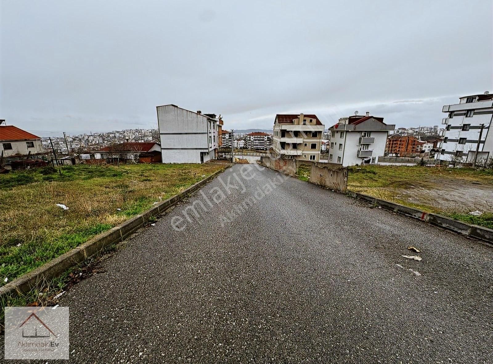 Çayırova Emek Satılık Konut İmarlı Çayırova Emek Mahallesinde 353m2 Konut İmarlı Satılık Arsa !