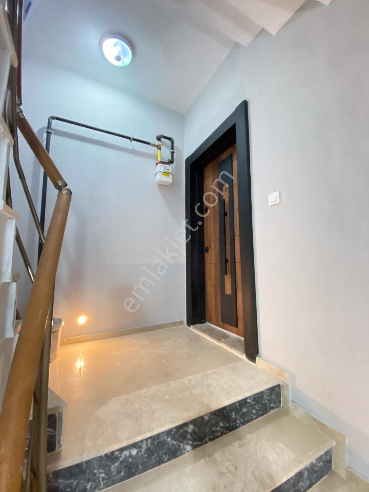 Turyap' Tan Buca Göksu Mah 2 Katlı 3+1 (1 Daire + 1 Dükkan) Bina - Görsel 15