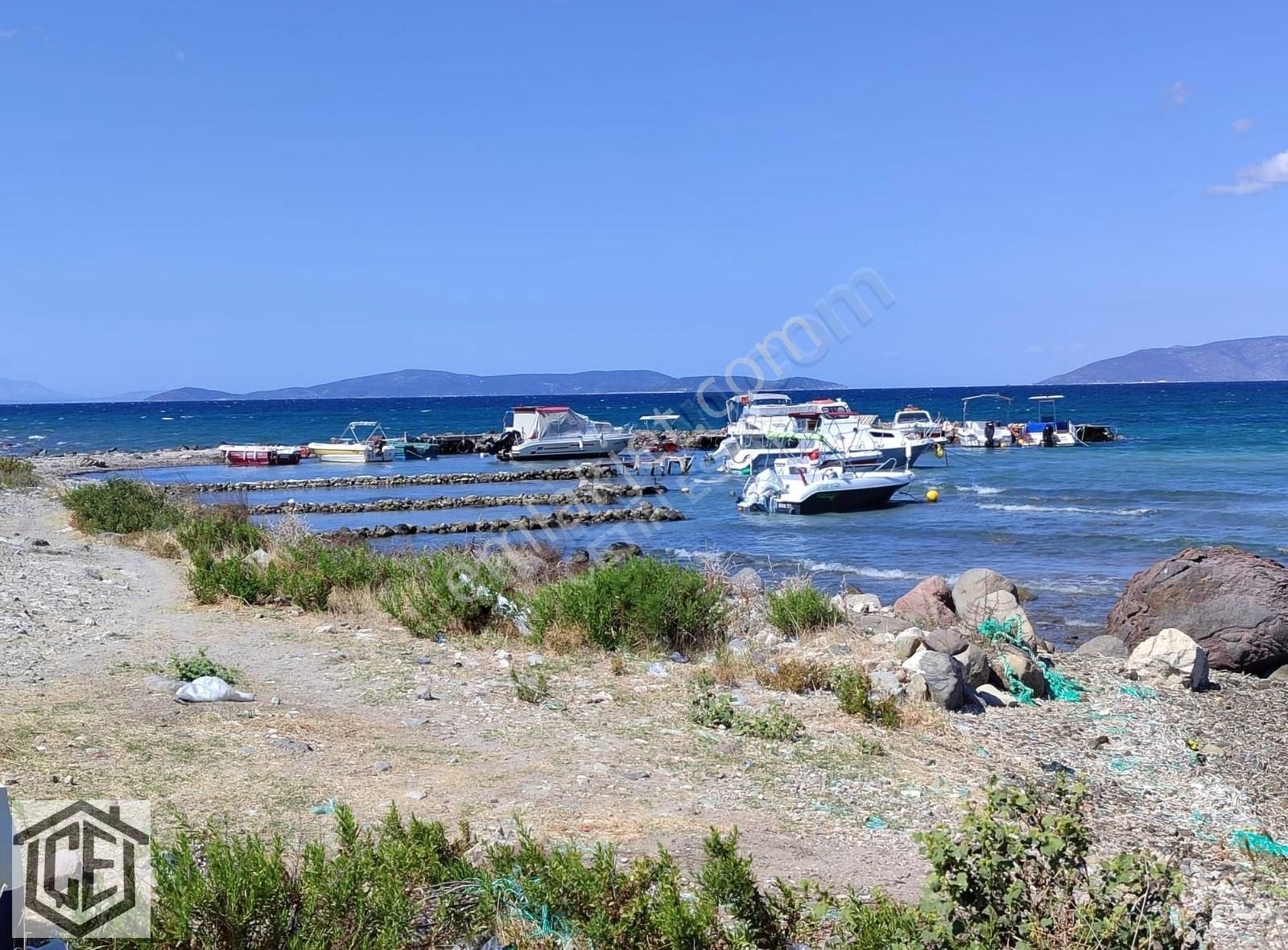 Çeşme Germiyan Satılık Yazlık Çetin Eser'den Çeşmede Denize Sıfır Site İçinde Dubleks Yazlık