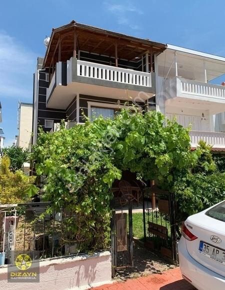 Kuşadası Güzelçamlı Satılık Villa Güzelçamlıda Denize 400 Mt Ful Tadilat Görmüş Yazlık