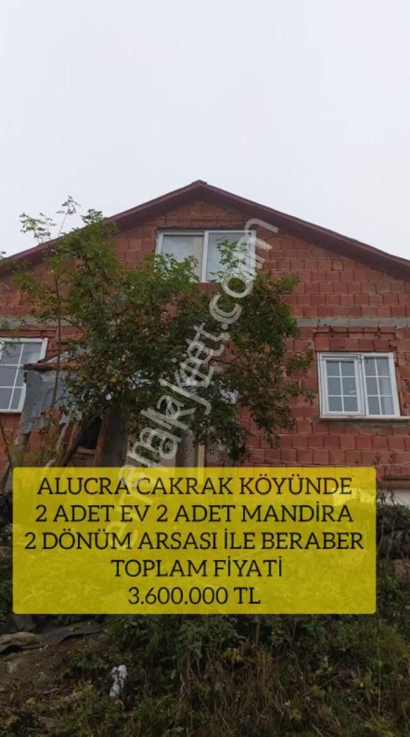 Alucra Çakrak Köyü (Merkez) Satılık Bağ & Bahçe (29 )alucra Cakrak Köyünde 2 Adet Ev 2 Adet Mandira 2 Dönüm Arsası İle Beraber Toplam Fiyati