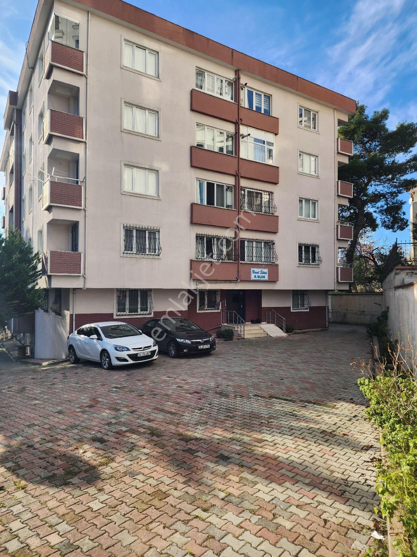 Kartal Yukarı Satılık Daire Kartal Yukarı Mh. Marmaraya Yakın 4+1 Satılık Dubleks Daire.