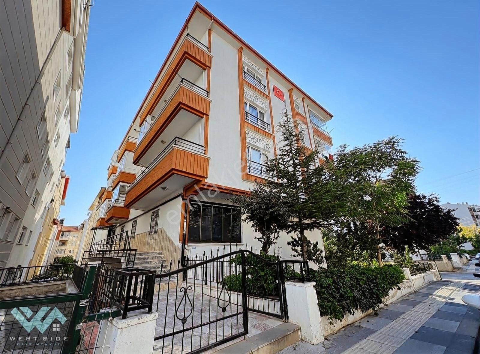 Etimesgut İstasyon Satılık Daire Acil!! İstasyon Mh. 2+1 Masrafsız Full Yapılı Satılık Daire