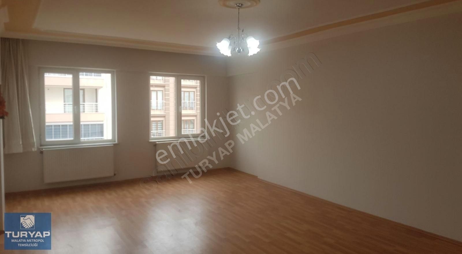 Yeşilyurt Zaviye Kiralık Daire Turyap Metropol'den Zaviye Mah. Az Katlı 3+1 Kiralık Daire