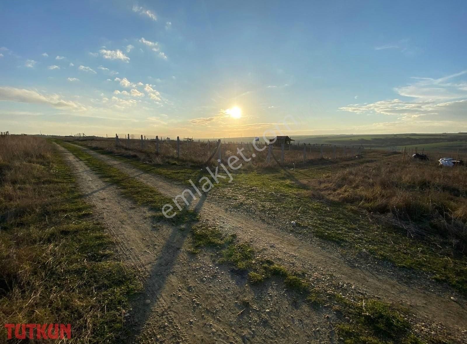 Silivri Balabanda Göl Manzaralı Yatırımlık 250m2 Arsa - Görsel 2