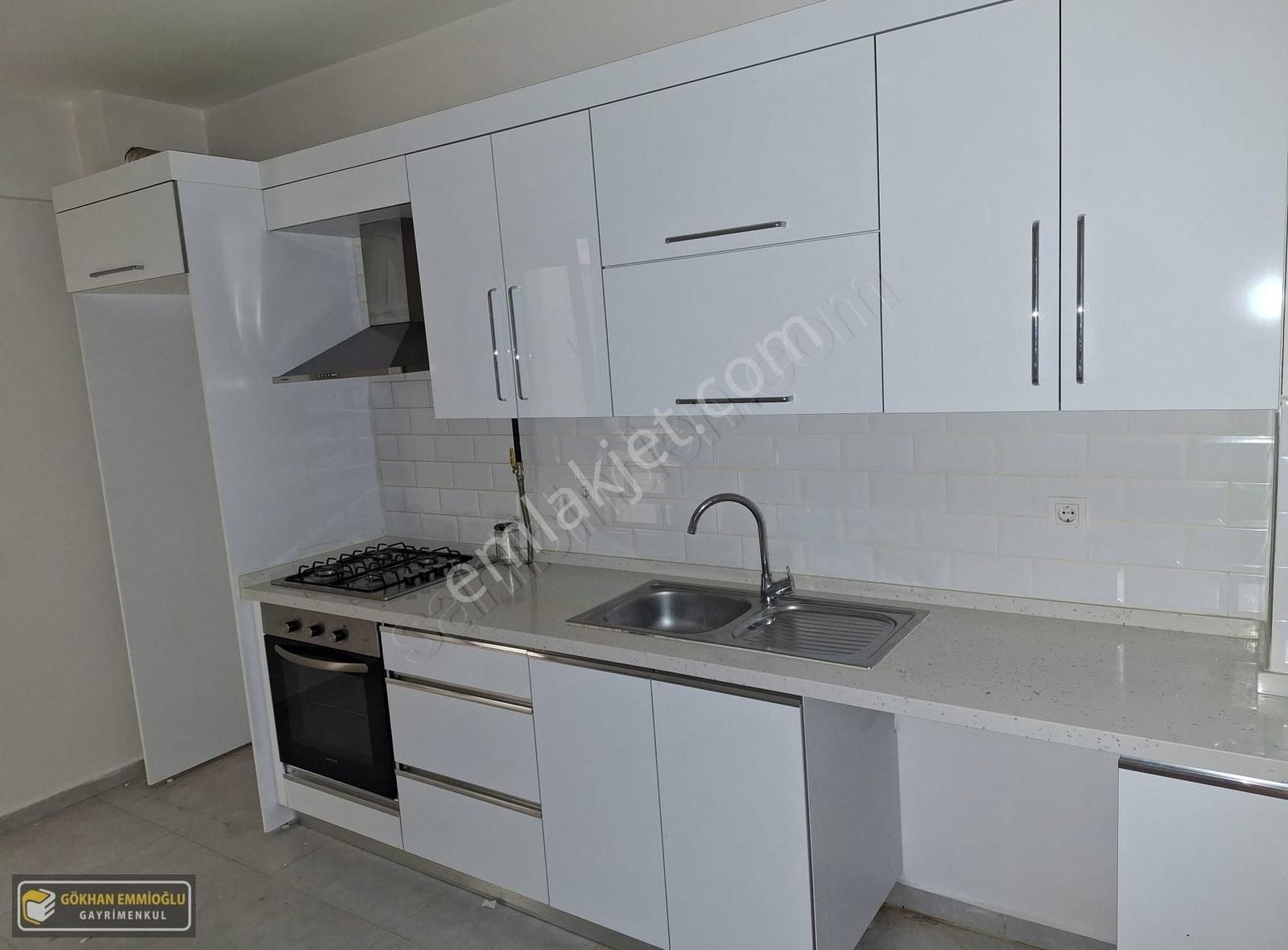 Karşıyaka Latife Hanım Kiralık Daire Çevreyolu Yakını 2+1 Doğalgazlı Kapalı Mutfaklı Ara Kat Bakımlı