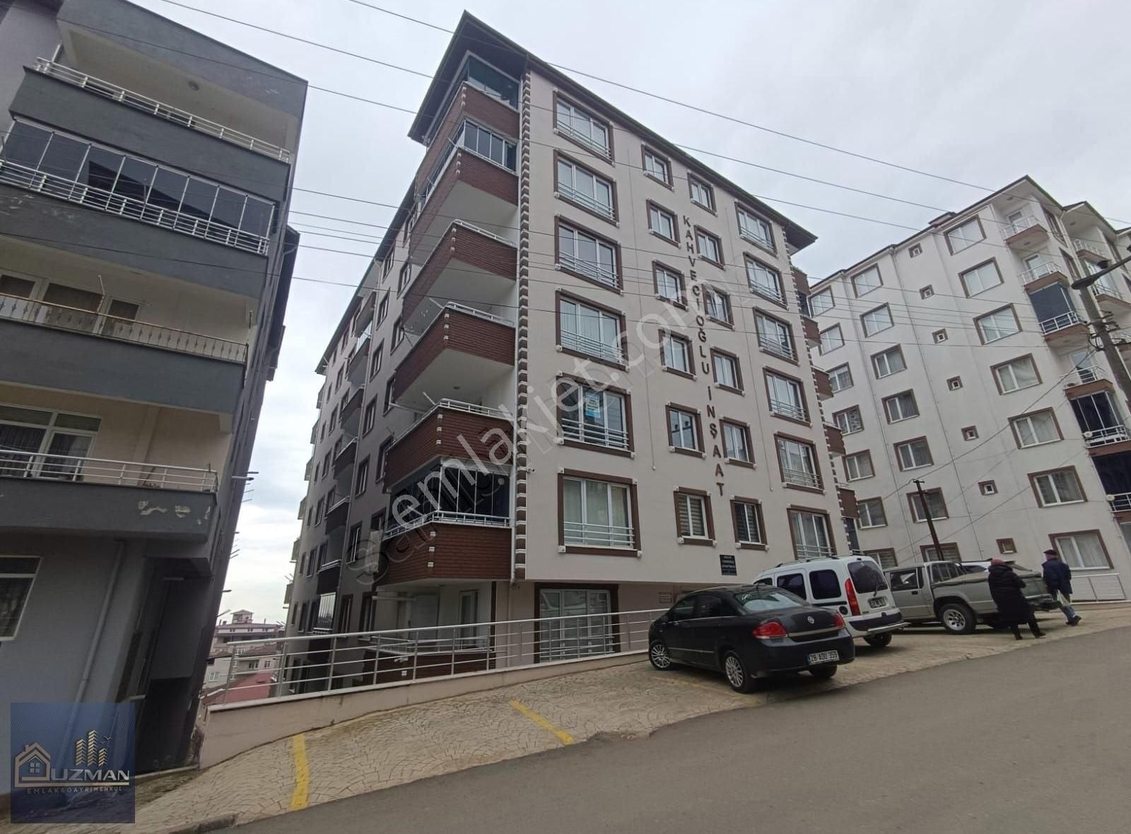 Bulancak İsmet Paşa Kiralık Daire Uzman Emlak'tan 2+1 Doğalgazlı Otoparklı Bahçe Kat Kiralık Daire