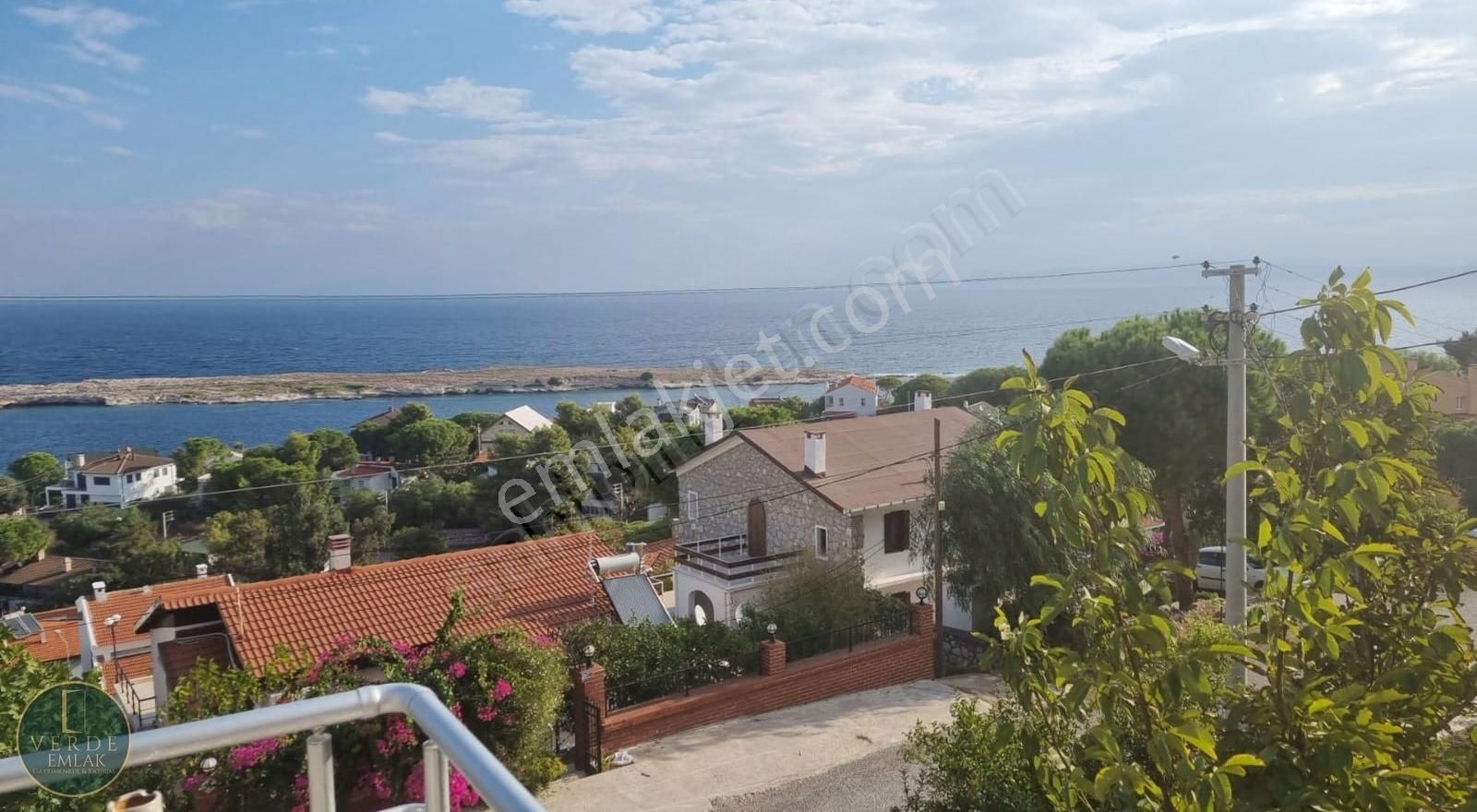 Karaburun İskele Satılık Villa İncirlikoy'da Panoramik Deniz Manzaralı 6+2 Satılık Lüks Villa