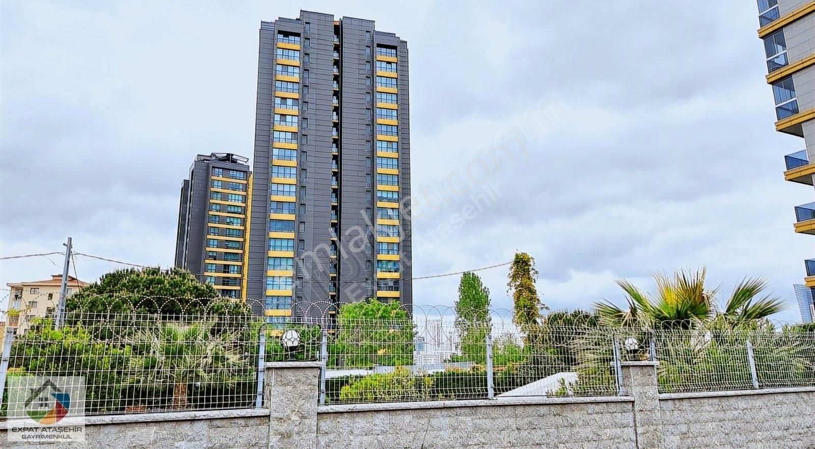 Ataşehir Küçükbakkalköy Satılık Daire Ataşehir Odakule Res. Balkon Ebv.banyolu Manzaralı Boş 2+1 110m2