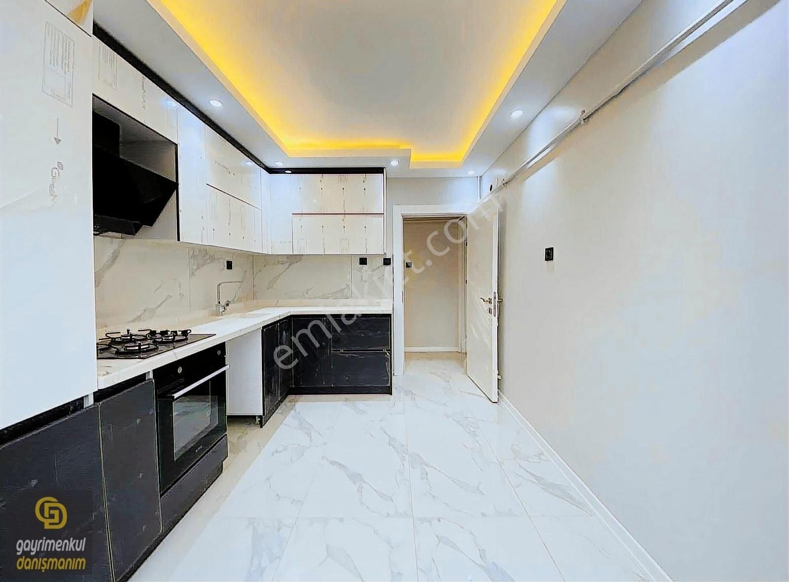 Sincan Malazgirt Satılık Daire Şehitler Parkına Cephe 3+1 Arakat 125m2 Full+full Yapılı Daire