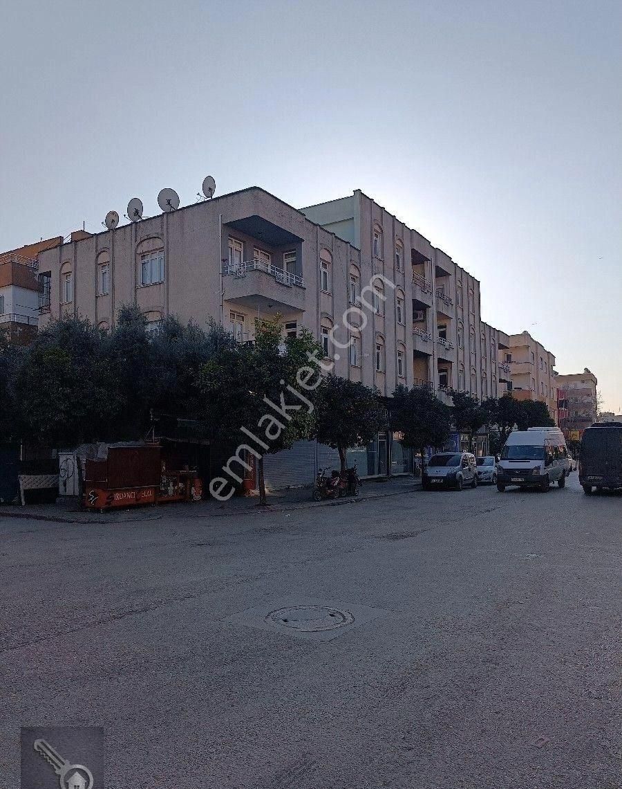 Seyhan Şakirpaşa Satılık Müstakil Ev 10 Daire + 4 İşyeri Ve 670 M² Bodrum.komple Satılık Bina Uygun Fiyata Satılıktir.