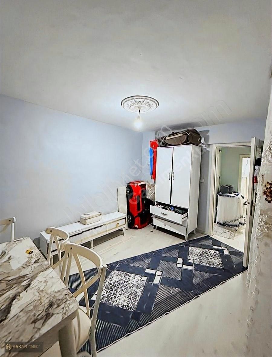 Hakan Gayrimenkul'den Zeytinburnu/yeşiltepe'de 2+1 Satılık Daire