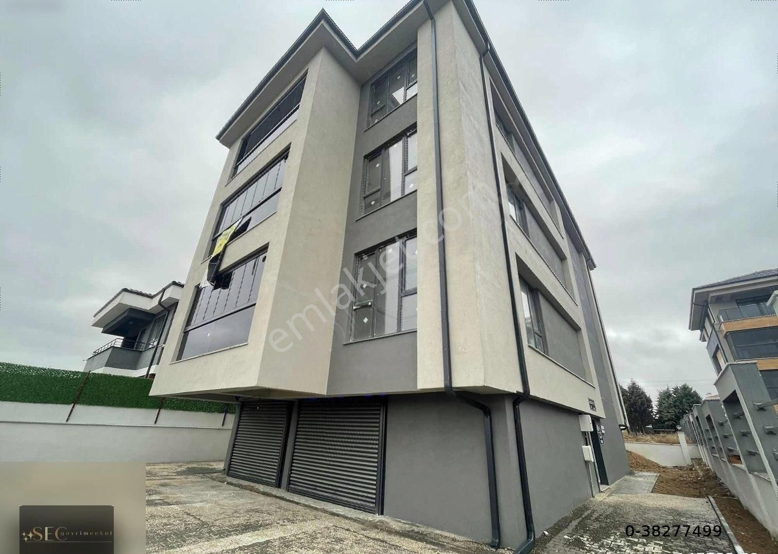 Sec'den Çamlıca Mh Özel Garajlı 160 M2 Lüx 3+1 Daire