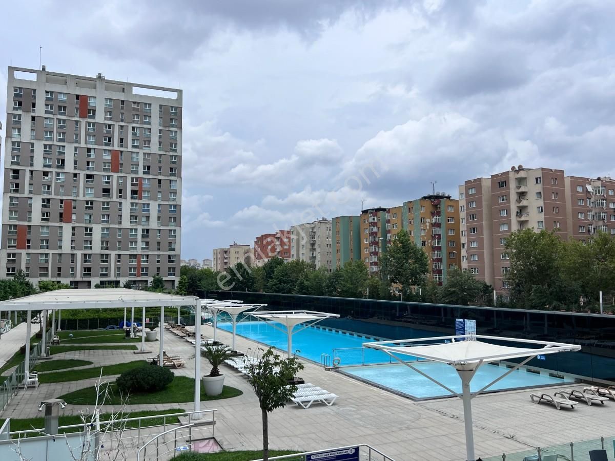 Küçükçekmece Atakent Metrobüse Yakın Kiralık Daire Halkalı Atakent Soyak Park Aparts 1+0 Eşyalı Kiralık Daire