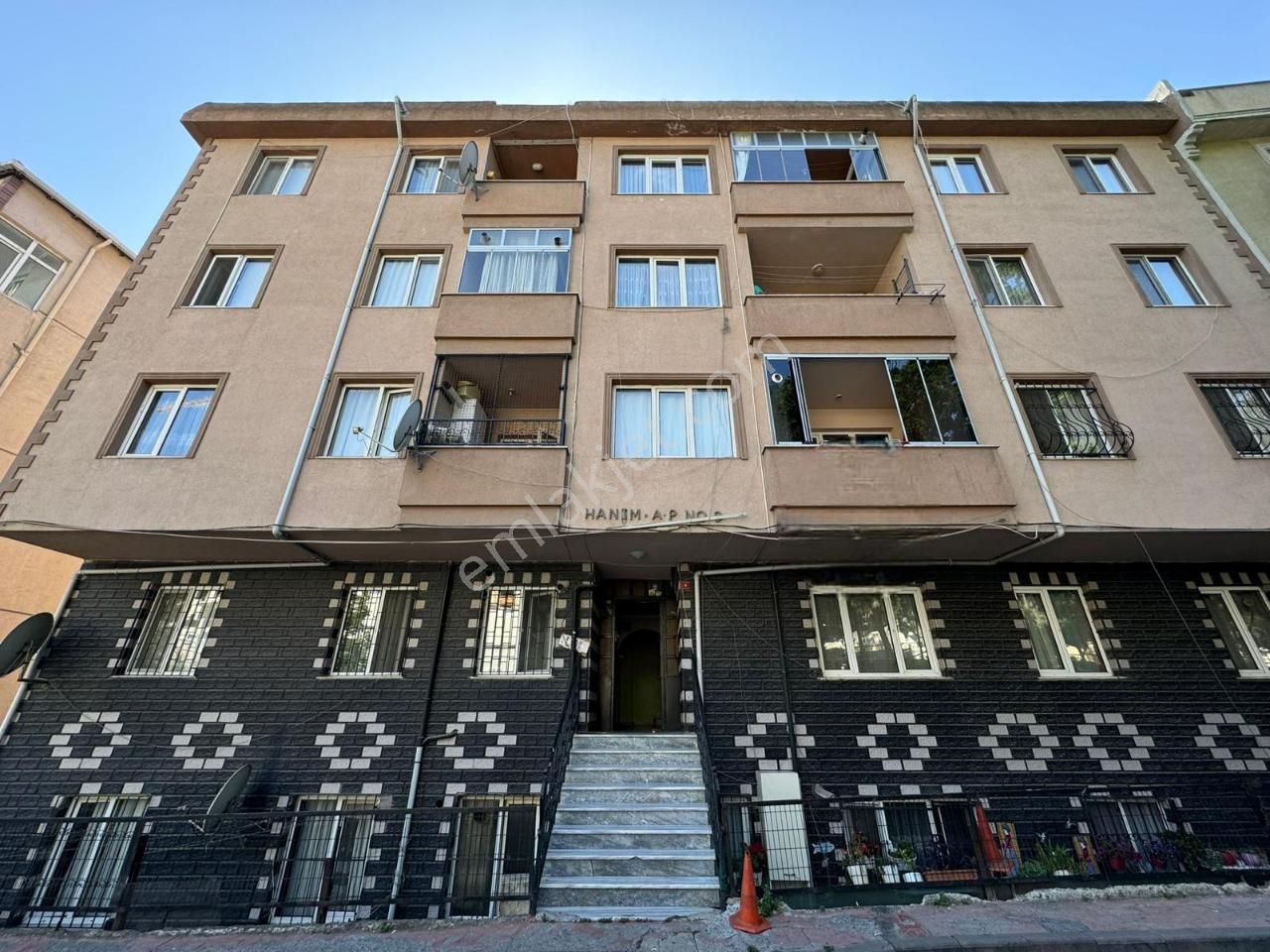 Beyoğlu Sütlüce Satılık Daire İstanbul Beyoğlu Sütlücede Deniz Manzaralı 2+1 Satılık Daire