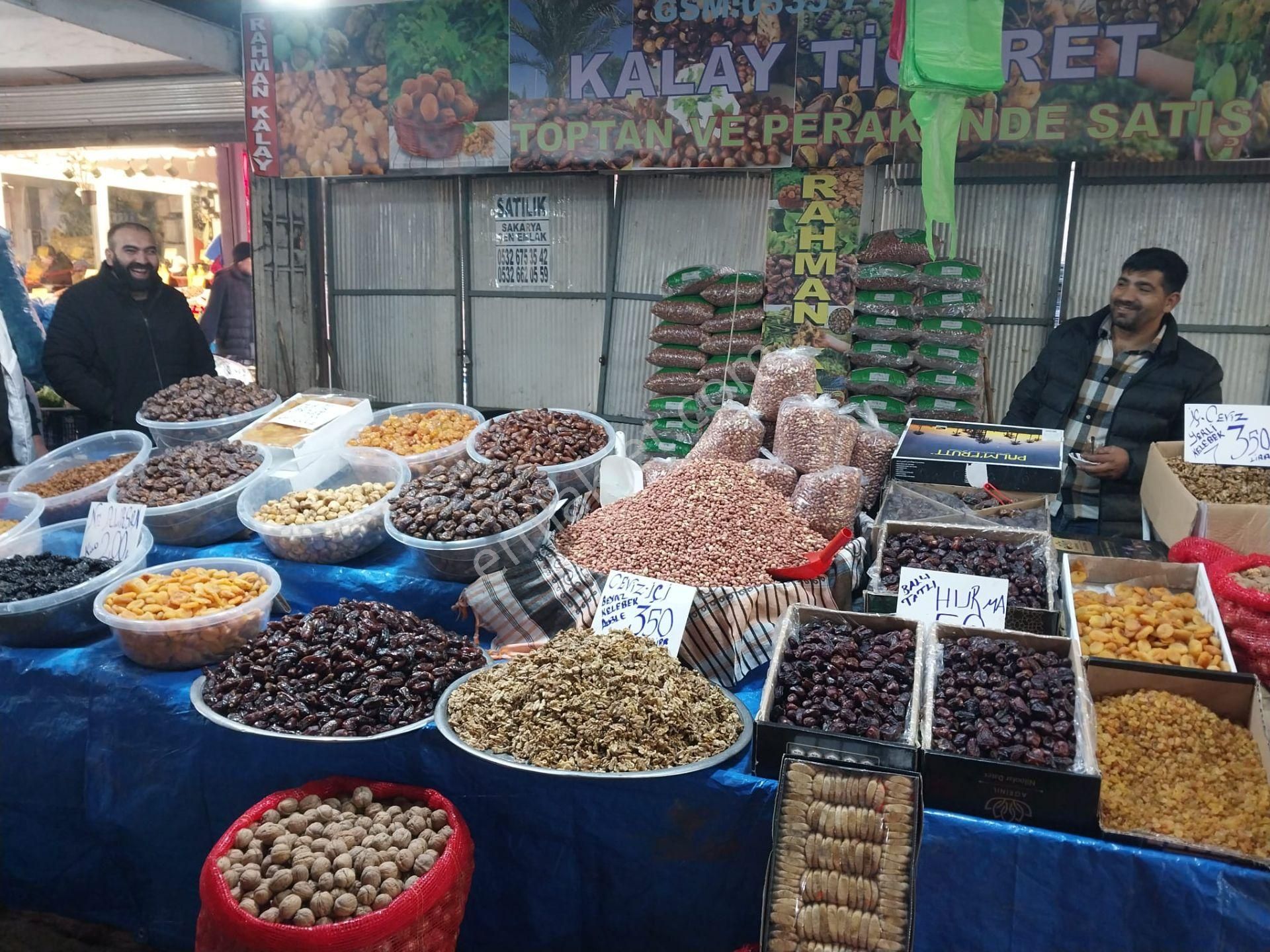 Sakarya Adapazarı Satılık Dükkan & Mağaza Katlı Pazaryerinde Köylü Pazarına Cephe Satılık Dükkan