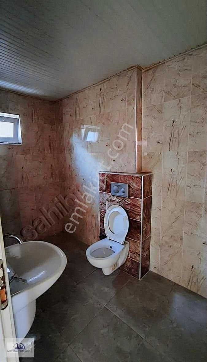 Kepez Teomanpaşa Kiralık Daire Antalya Kepez Teomanpaşa Mahallesinde 2+1 Giriş Kat Daire.