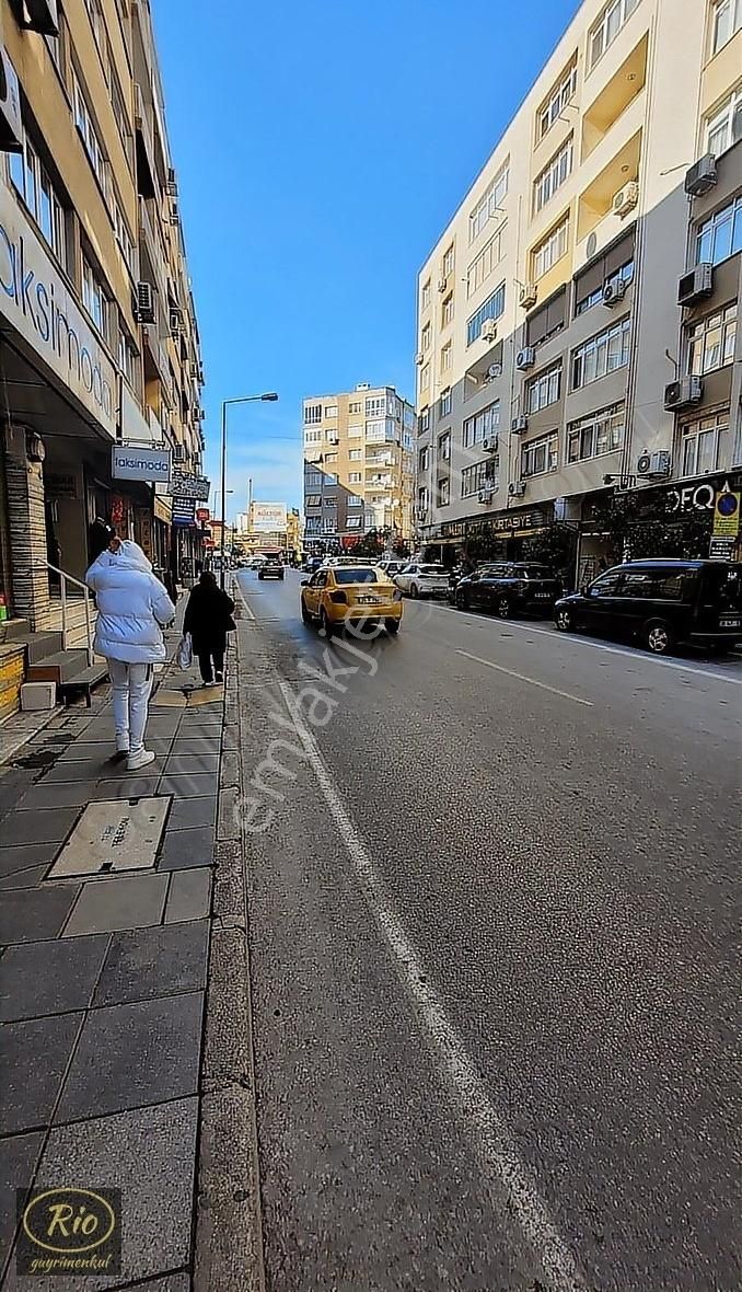 Bornova Erzene Satılık Ofis İzmir/bornova/erzene Mah.'de Merkezi Yerde Satılık Ofis